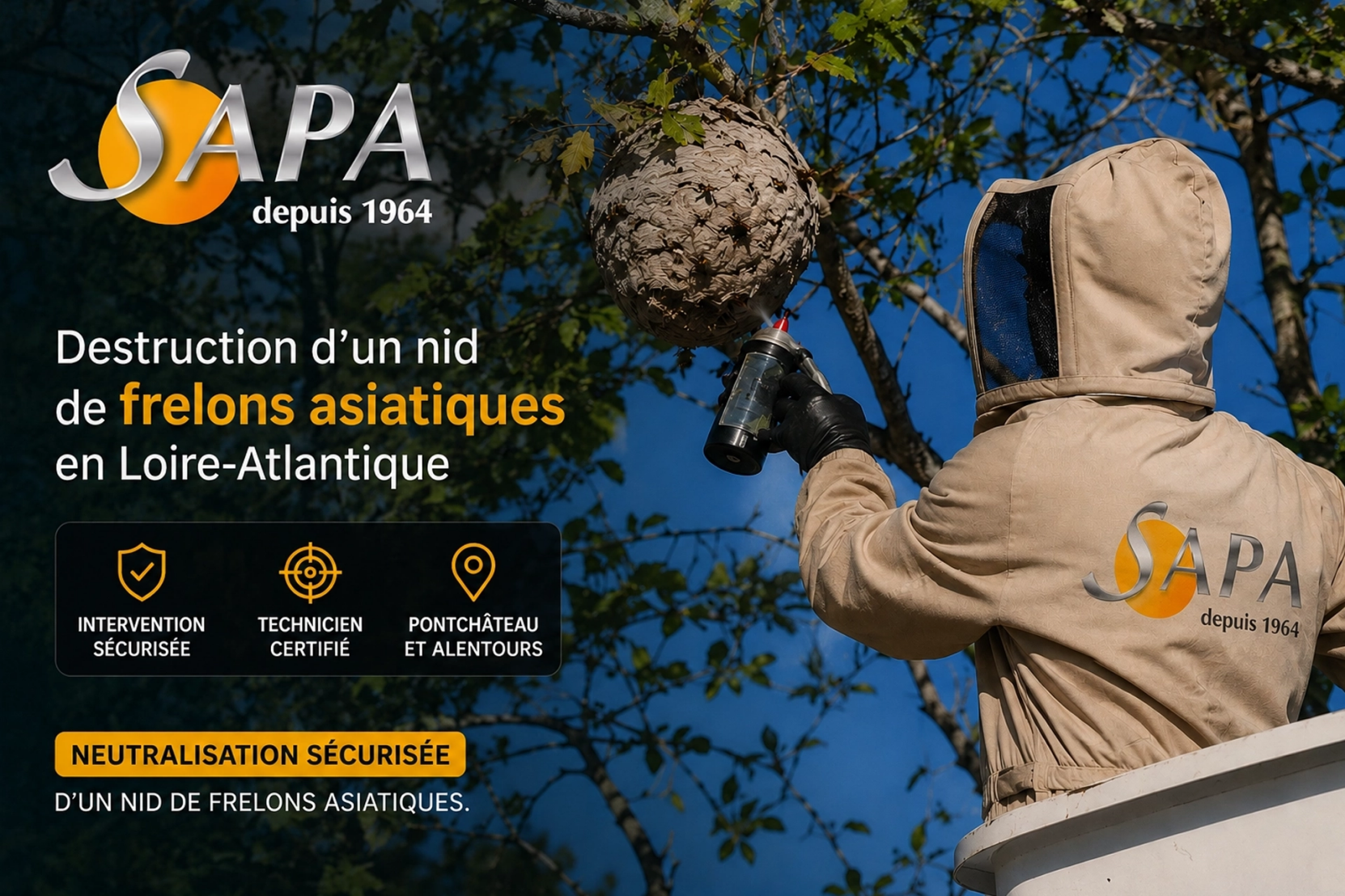 Technicien SAPA réalisant une intervention de désinsectisation à Carquefou dans une zone résidentielle et un parc d'activités